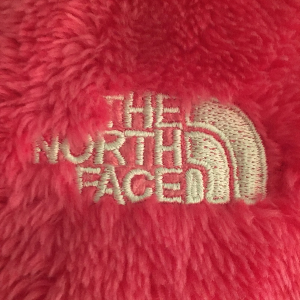 North face fuzzy jacket - Picture 3 of 4